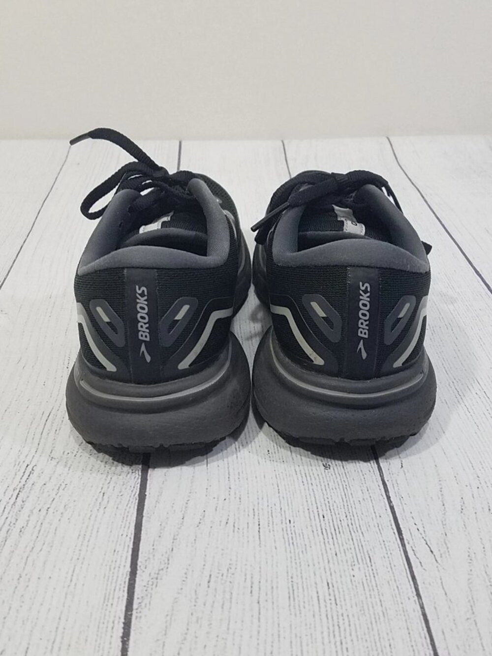 Brooks Ghost 15 GTX Womens Size 8 Running Shoes 1203821B022 - Picture 3 of 6